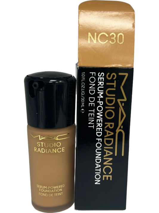 MAC Studio Radiance Serum-Powered Foundation NC30 Hydrating Medium Coverage
