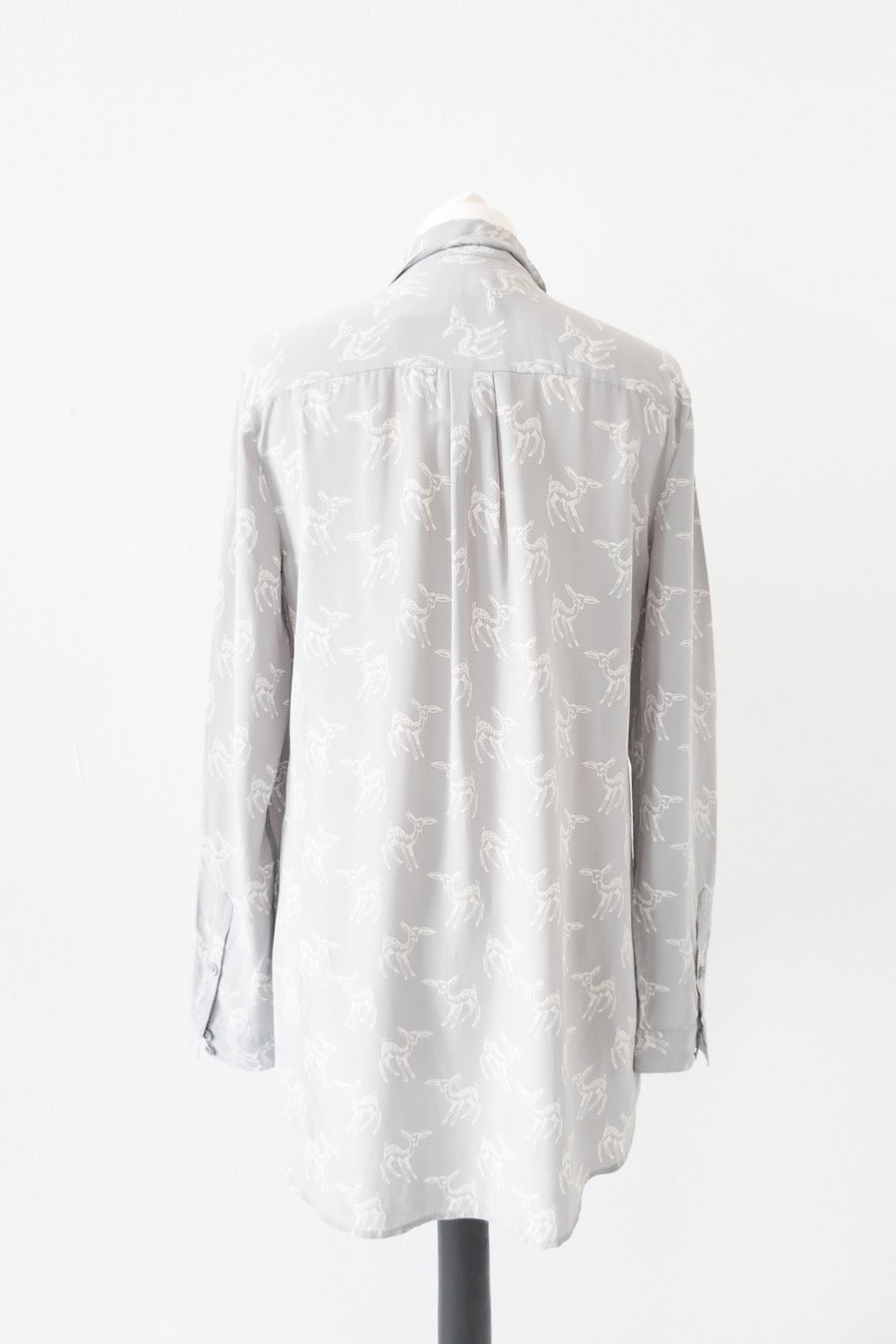 Equipment Dove grey longline deer print washed Silk Shirt UK S