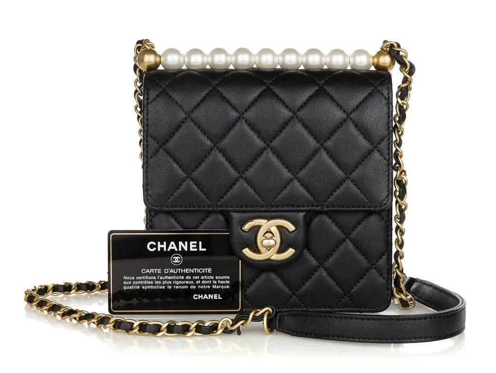 CHANEL BLACK "CHIC PEARLS" SMALL FLAP BAG IN GOATSKIN LEATHER WITH MATTE GOLD HARDWARE