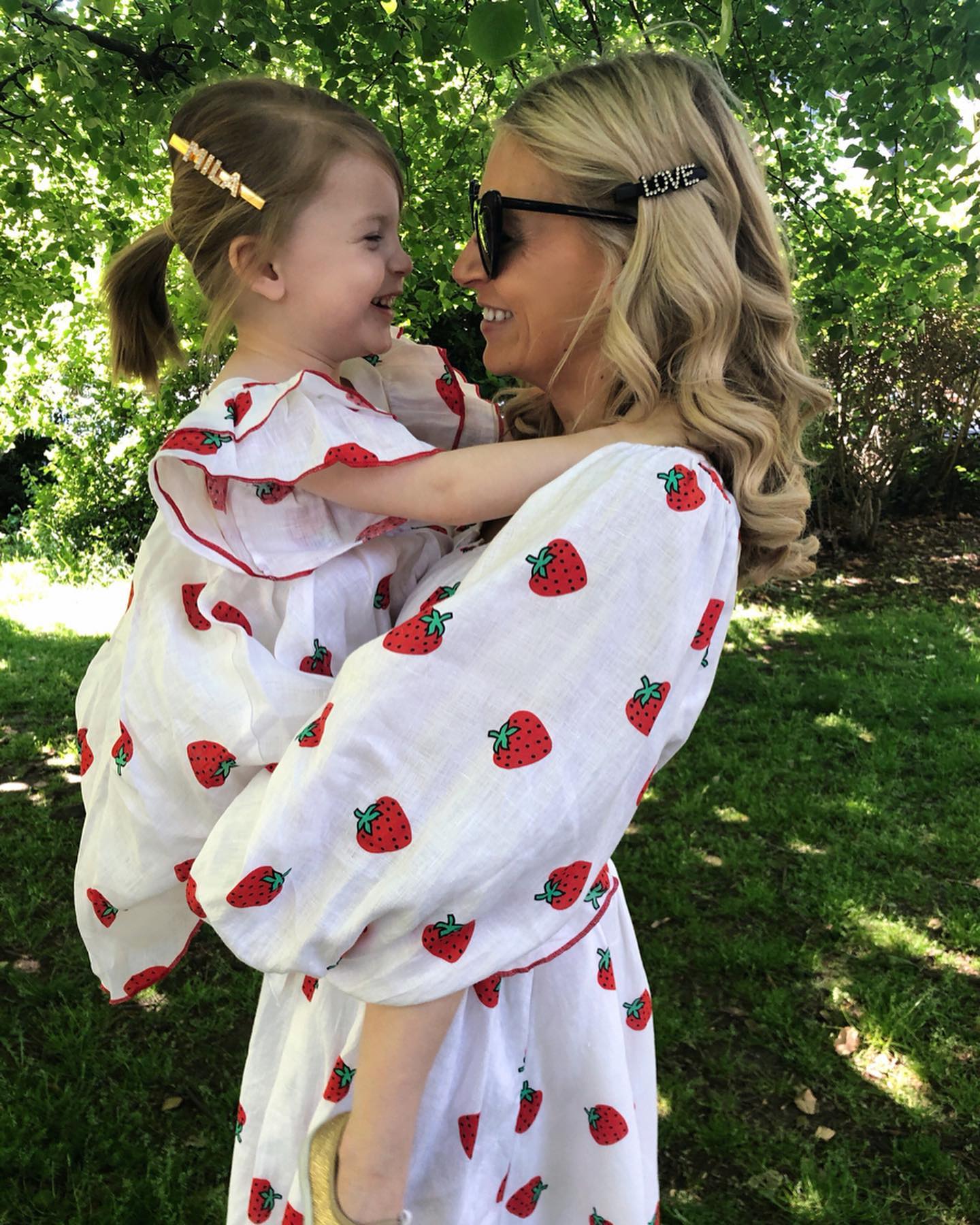 GUL HURGEL White 100% Linen Strawberry Print Dress 2 -3 Years