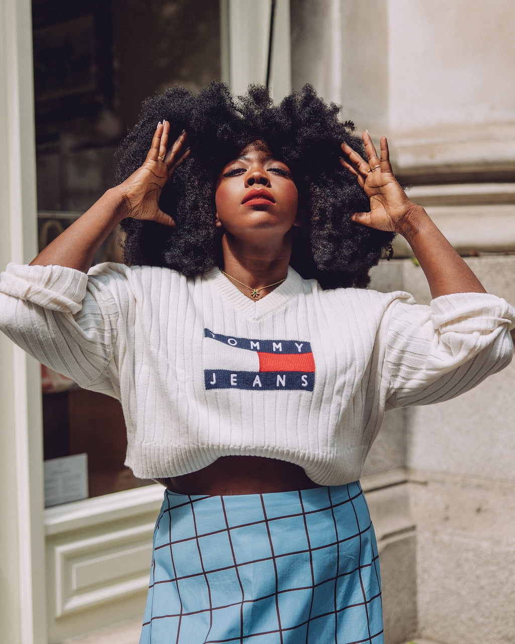 TOMMY HILFIGER Cream Flag Logo Crop V-neck Boxy Fit Jumper UK XXL