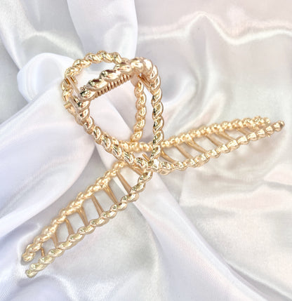 Gold Twisted Metal Hair Claw Clip One Size