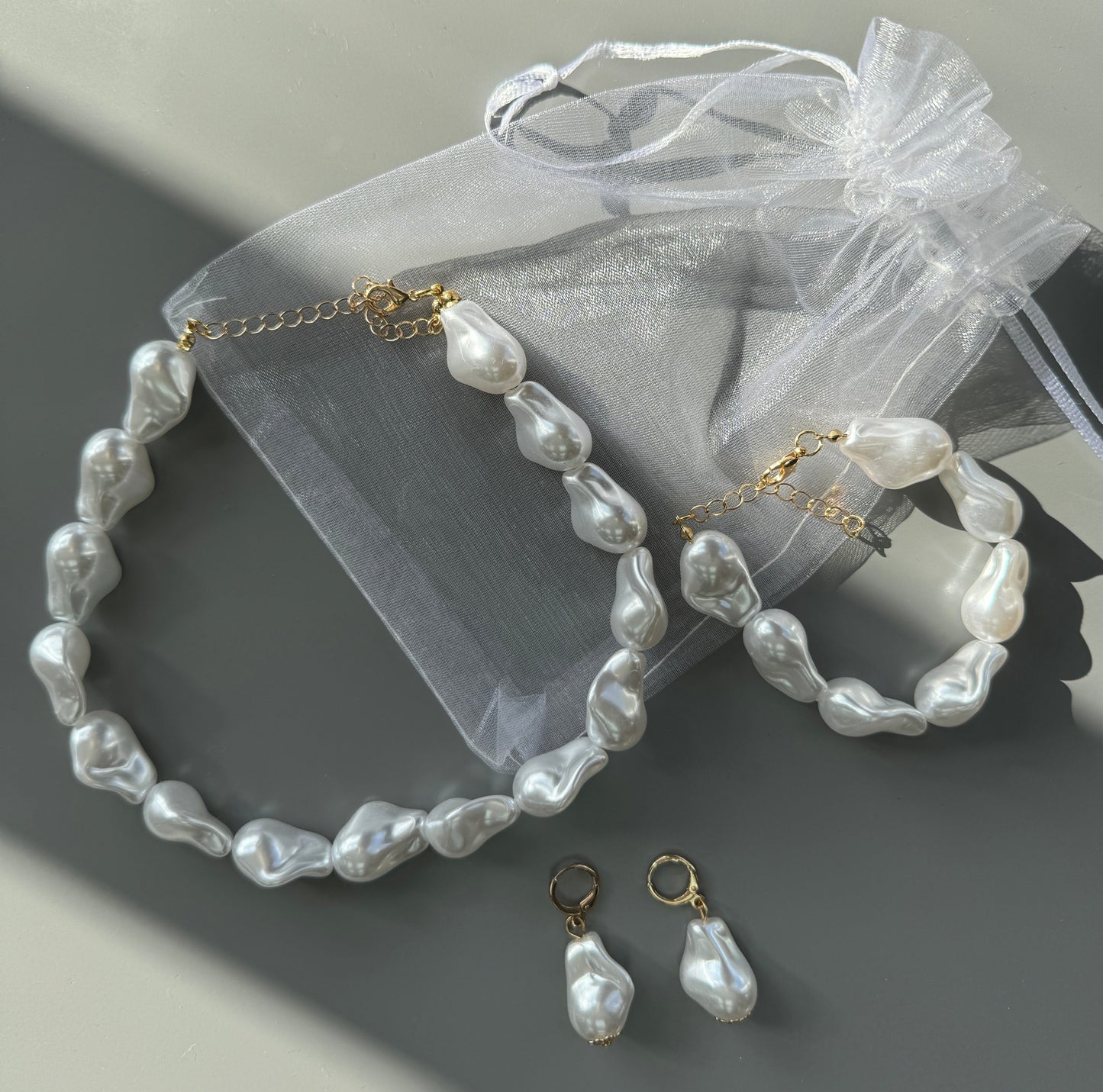 Cream / Gold 3 Piece Baroque Pearl Jewellery Set in tulle gift bag