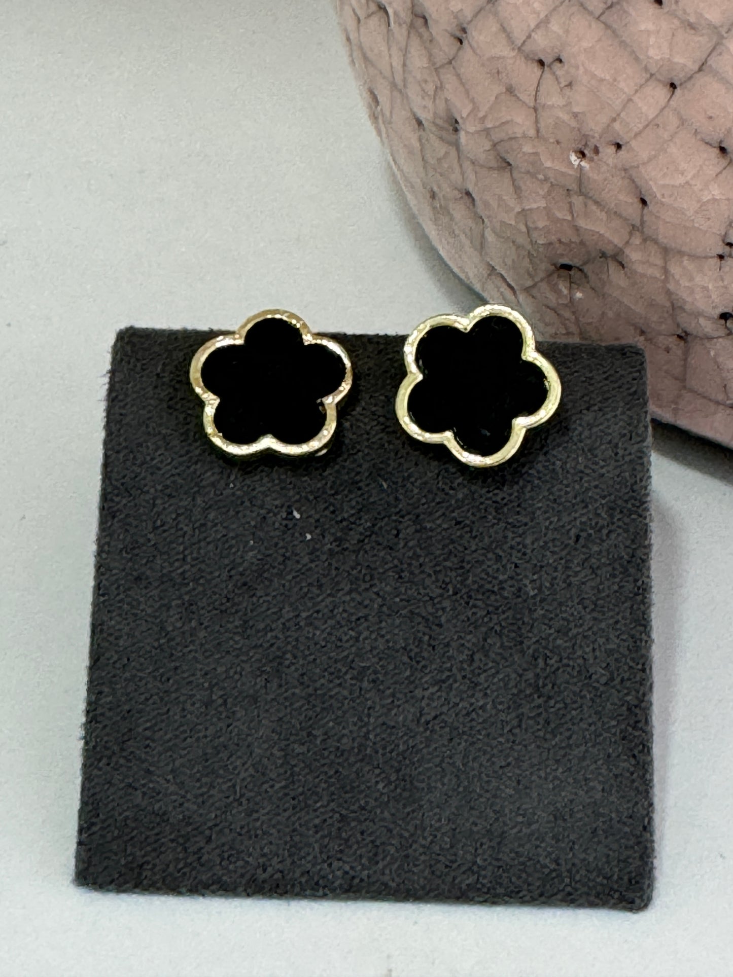 Black /gold Clover Stud Earrings