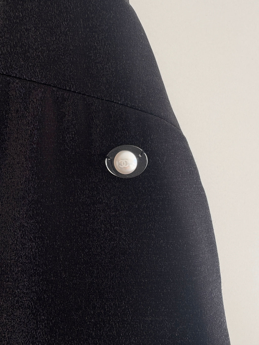 Chanel Black Wool /Silk Blend skirt with pearl "CC" Button UK 8
