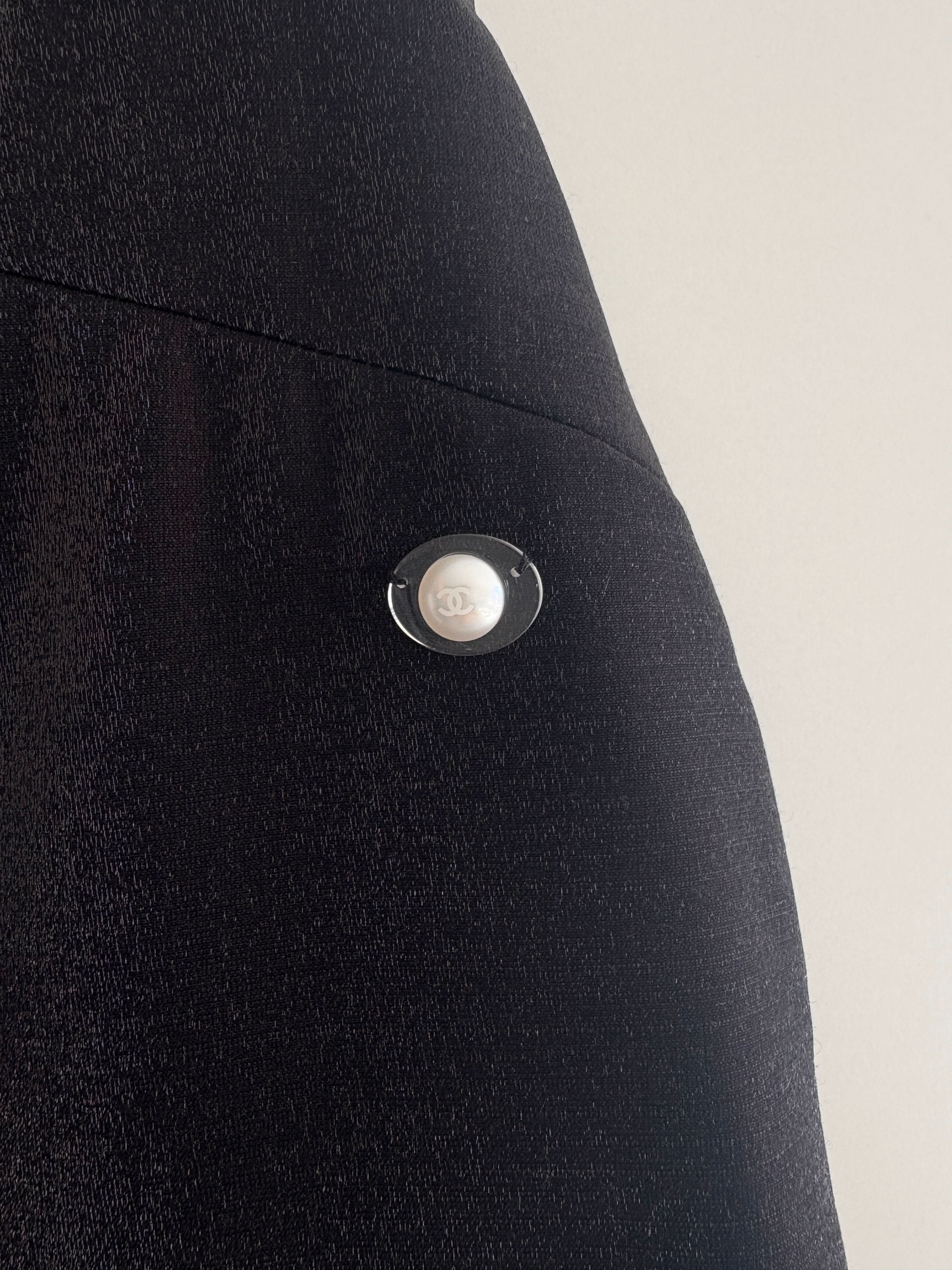 Chanel Black Wool /Silk Blend skirt with pearl "CC" Button UK 8