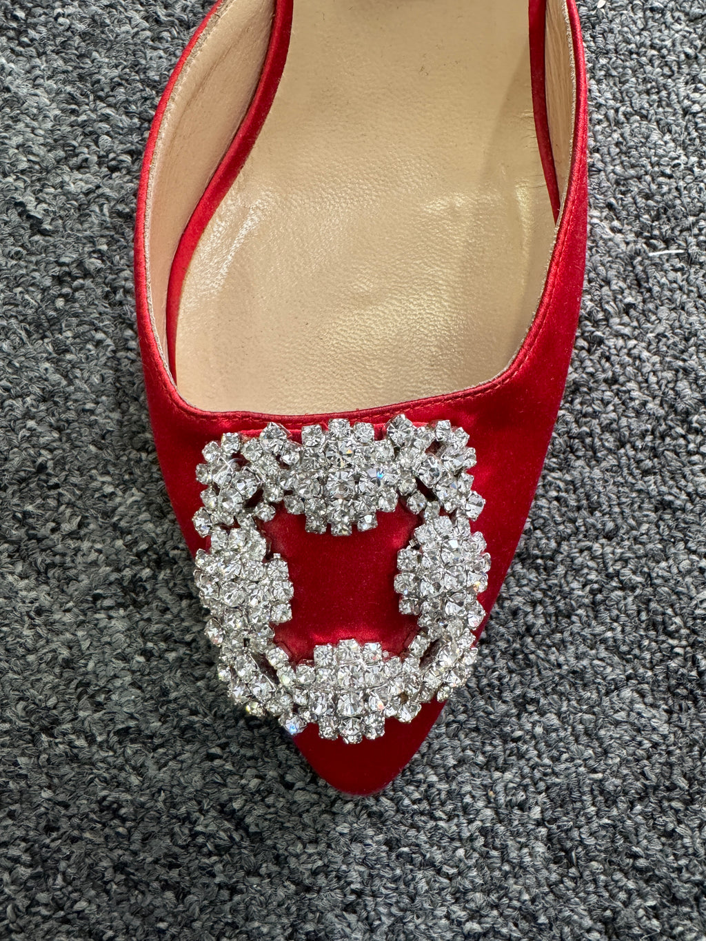 Manolo Blahnik Red Satin Jewel Buckle Hangisi Mules 70mm UK 7 EU 40 👠