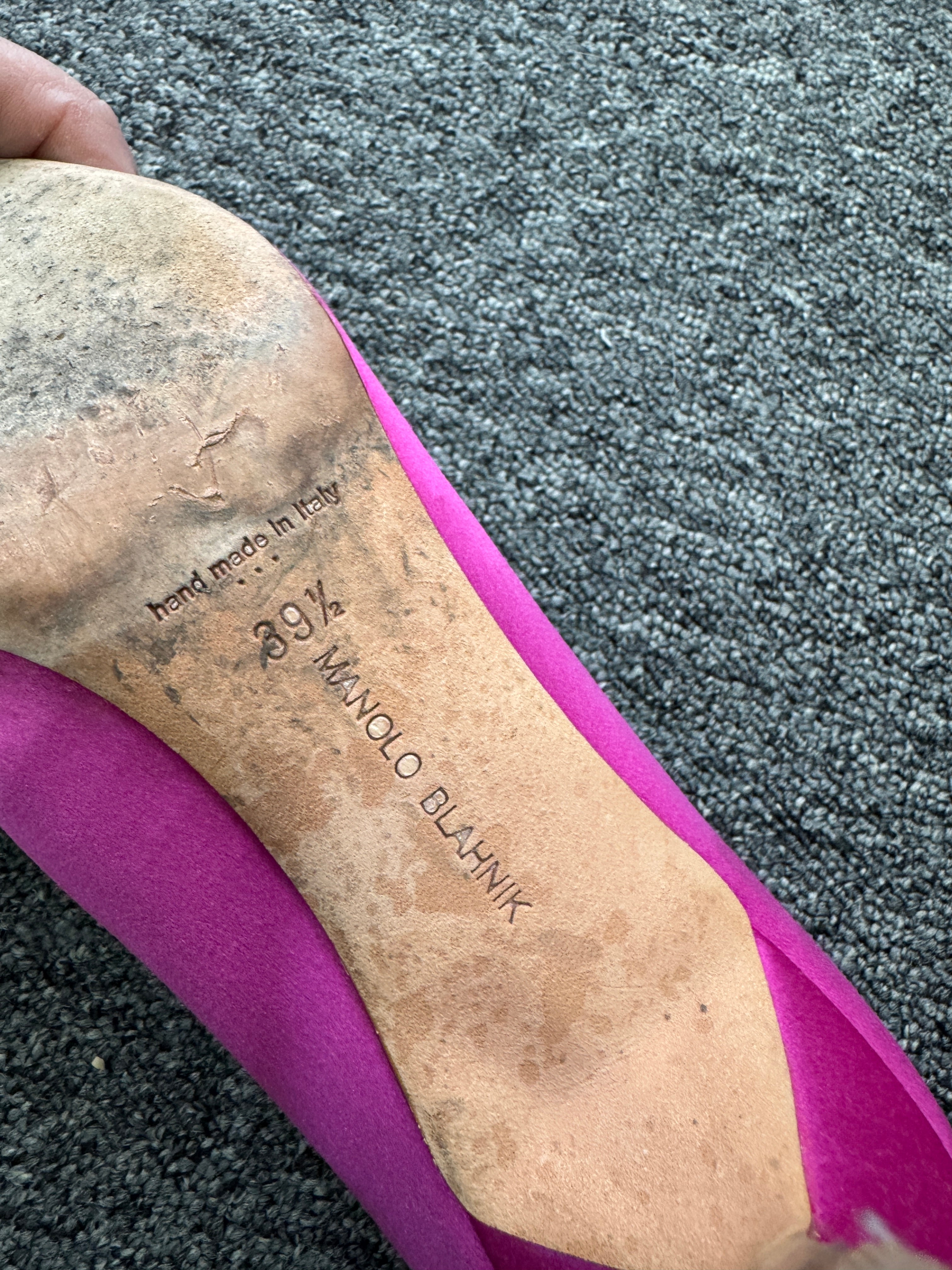 Manolo Blahnik Fuchsia Pink Satin Hangisi Jewel Buckle Pumps 90mm UK 6.5 EU 39.5 👠