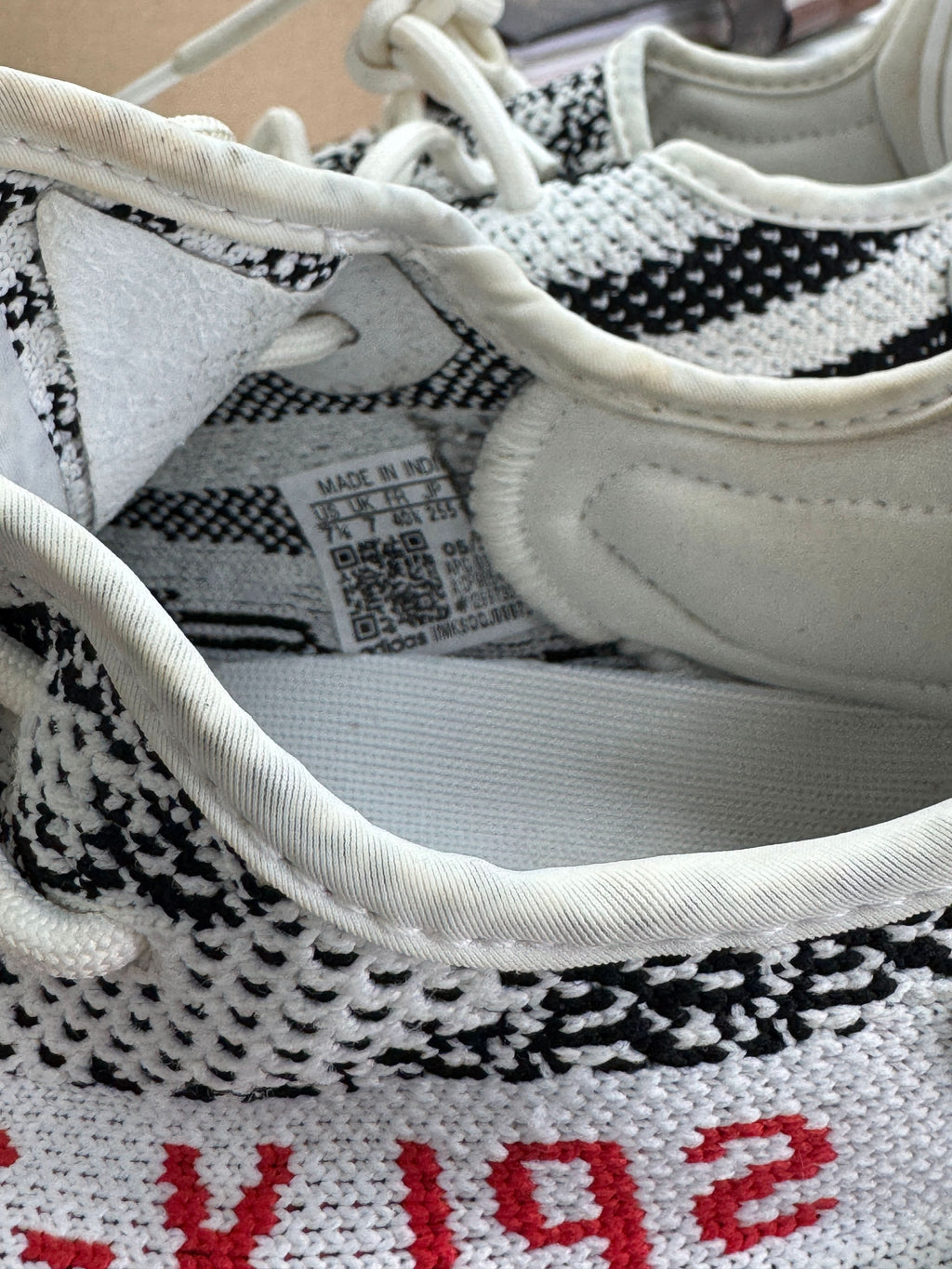 adidas White Yeezy Boost 350 V2 Trainers UK 7 EU 40