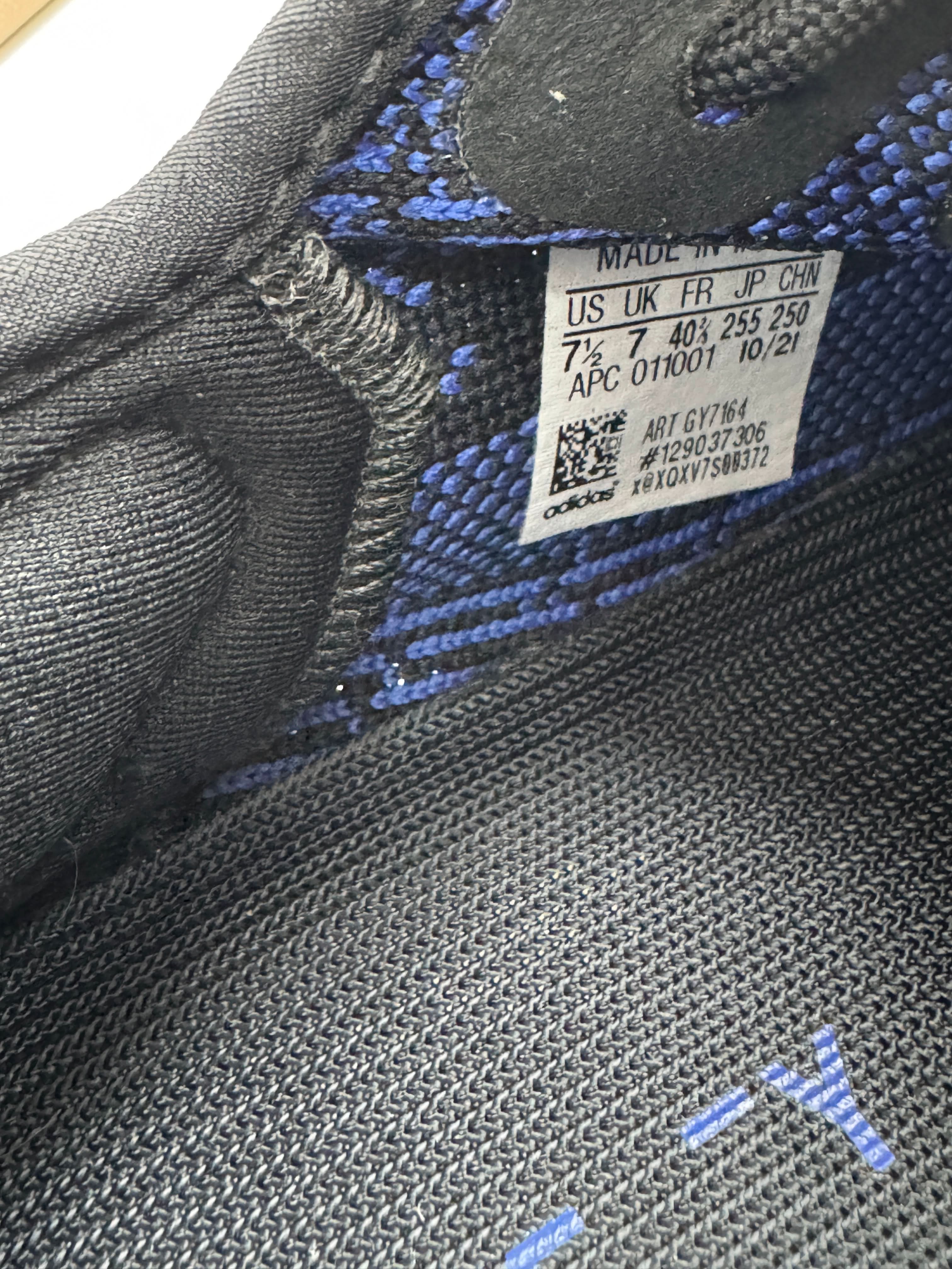 adidas Adidas Yeezy Boost 350 V2 Black /dazzling Blue Trainers UK 7 EU 40