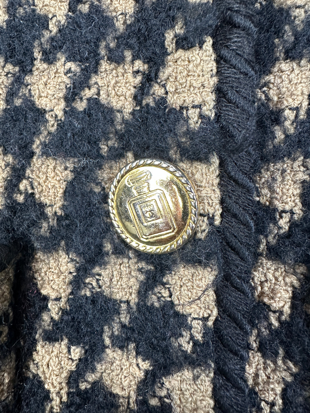Chanel Camel/ Black Houndstooth Tweed Wool Jacket with: Perfume Bottle gold buttons UK S