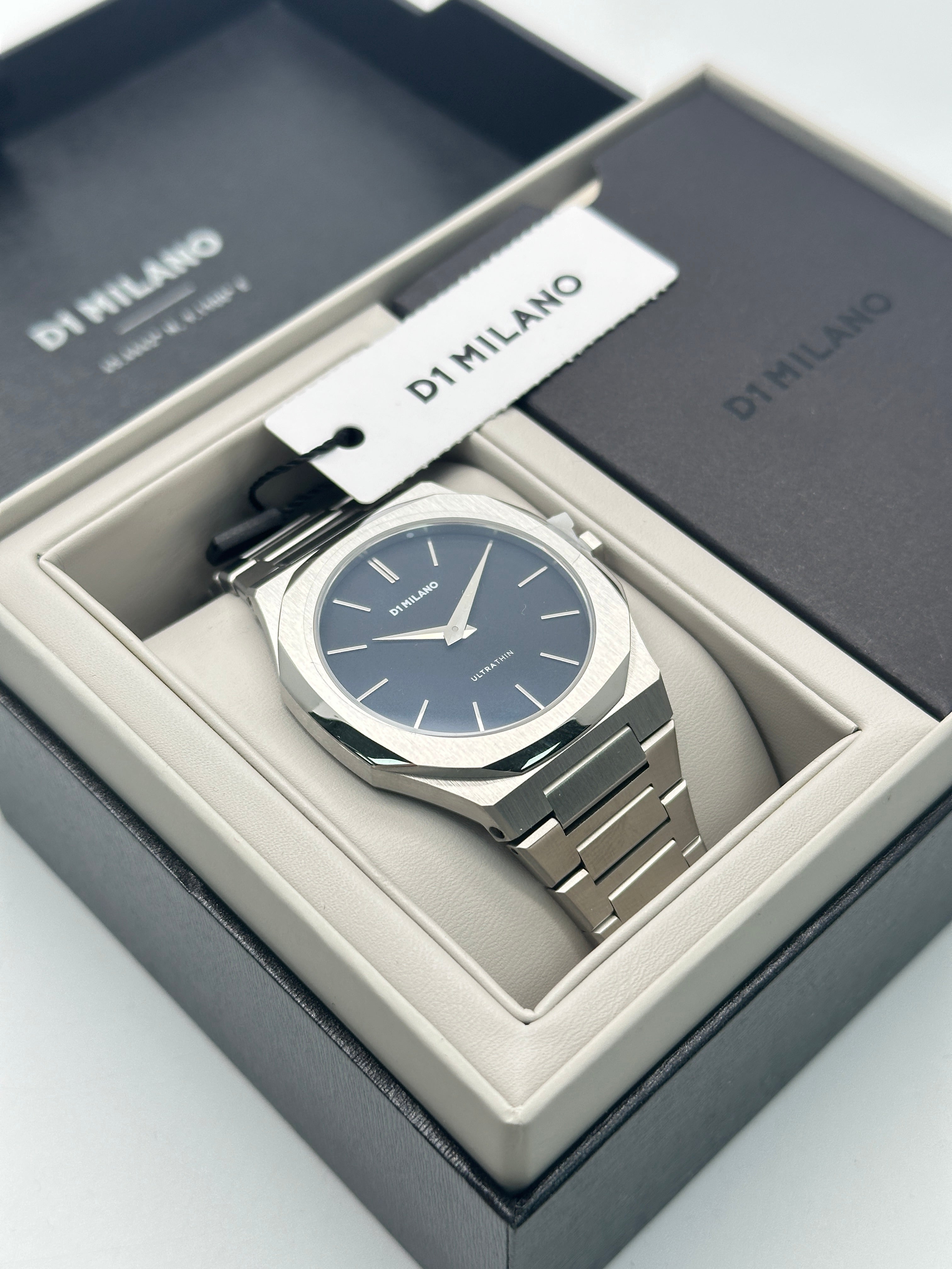 d1 milano Metallic UTBJ40 Ultra Thin Bracelet Watch 40mm