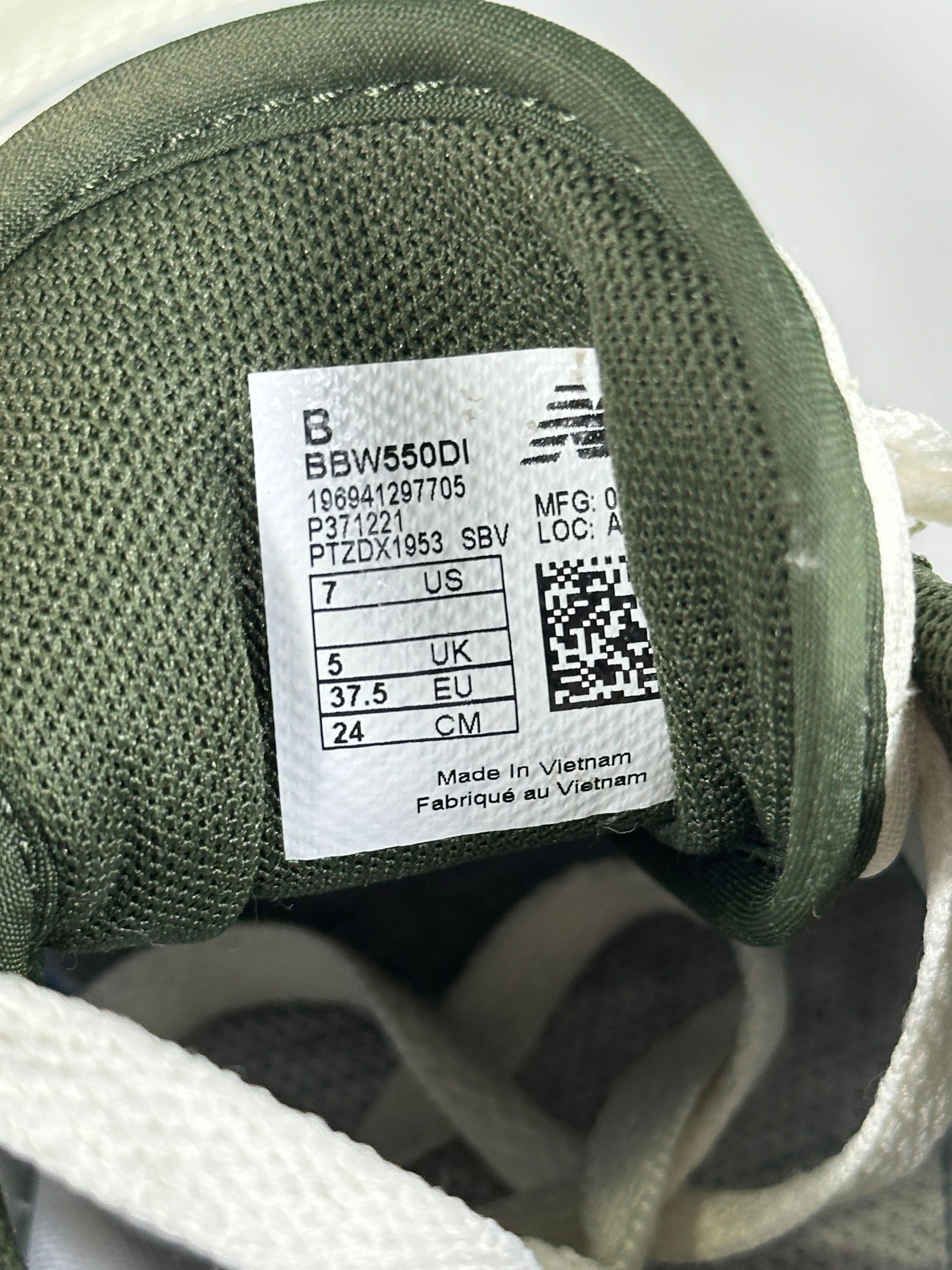 New Balance Cream & Green 550 Shoes UK 5 EU 38 👠