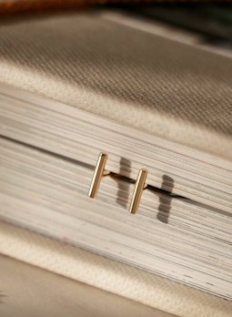 Katri's Jewellery 14kt Yellow Gold Plated Bar Stud Earrings