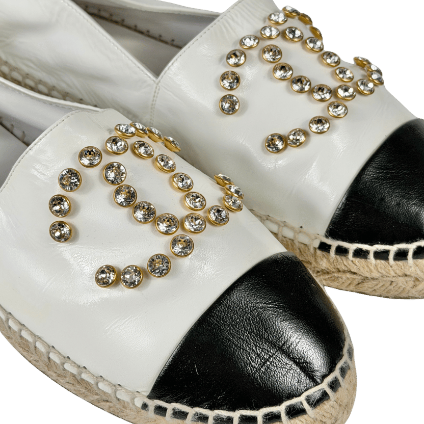 CHANEL White / Black Leather Crystal CC Cap Toe Flat Espadrilles UK 5 EU 38 👠