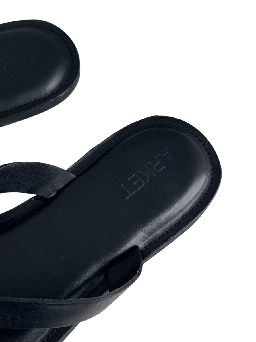 Arket Black Leather Thong Sandals UK 7 EU 40 👠 - Reliked
