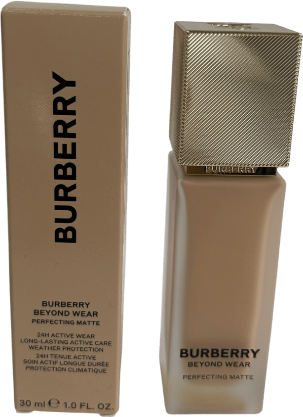 Burberry Beyond Wear Perfecting Matte Foundation 40 Light Cool 30ml - Reliked