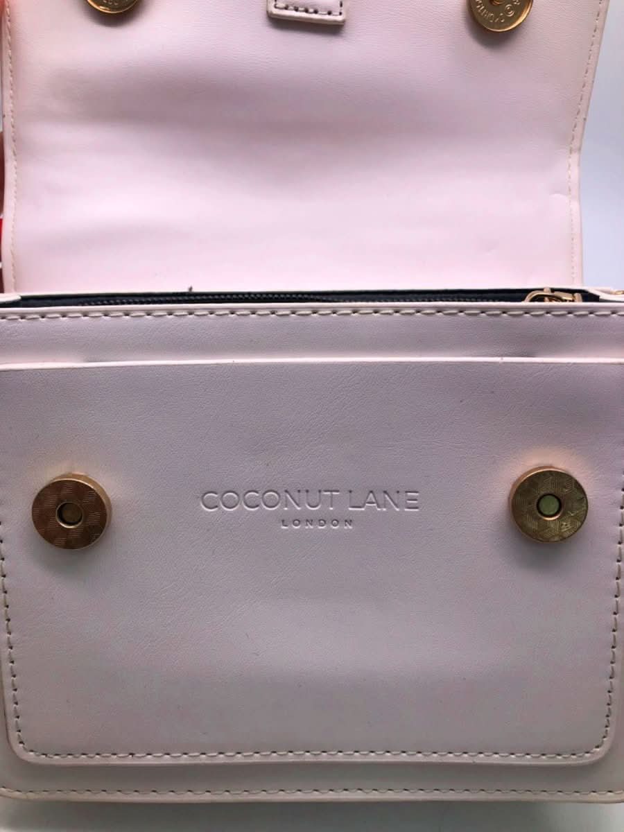 Coconut Lane White Crossbody Bag - Reliked