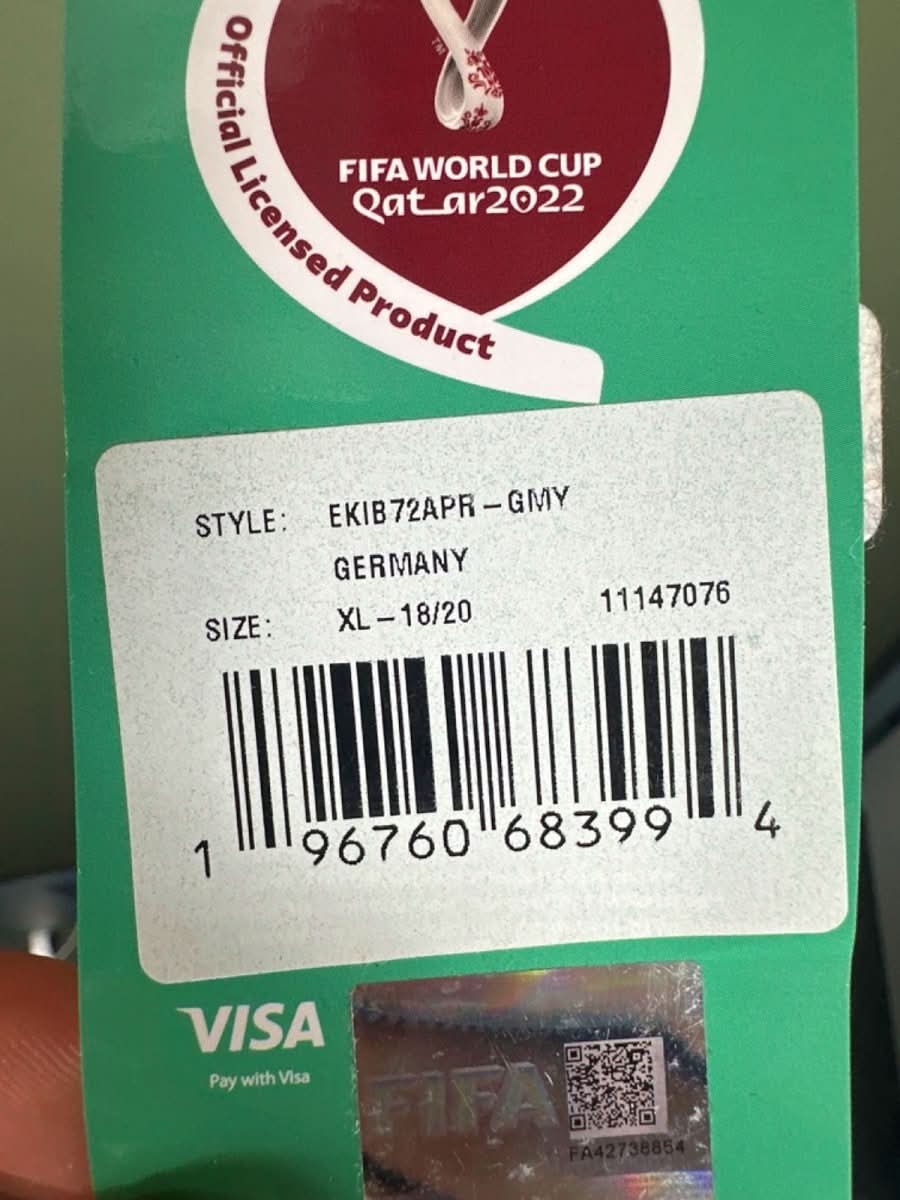 FIFA Red/White/Black Germany Qatar 2022 Official Licensed Product Hoodie UK XL - Reliked