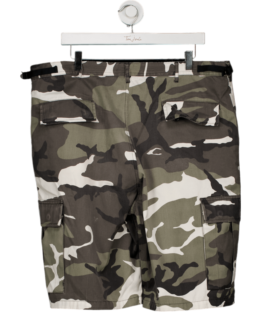 Green Camo Print Shorts UK XL - Reliked