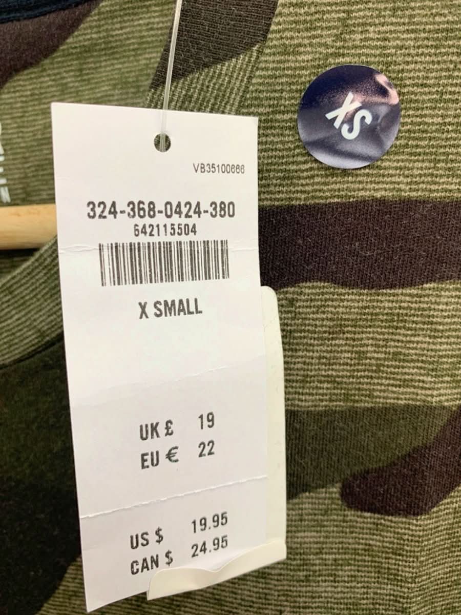 Hollister Green Camouflage Print T-Shirt UK XS - Reliked