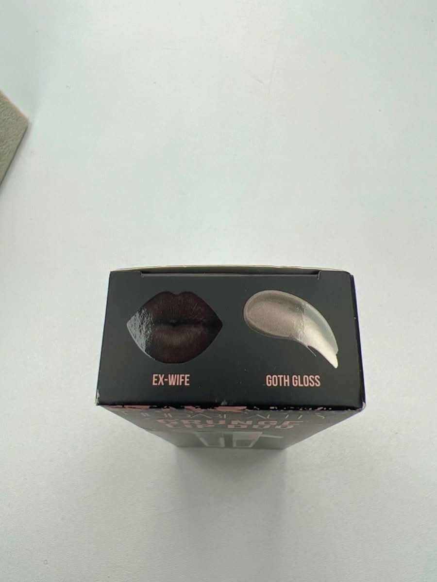 Huda Beauty Grunge Lip Duo Ex - Wife and Goth Gloss 4.5 ml - Reliked