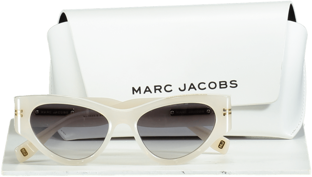 Marc Jacobs White Cat Eye Sunglasses in case - Reliked