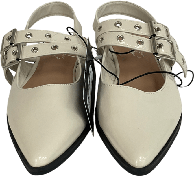 New Look Off White Faux Leather Eyelet Strap Mary Jane Flats UK 4 EU 37 👠 - Reliked