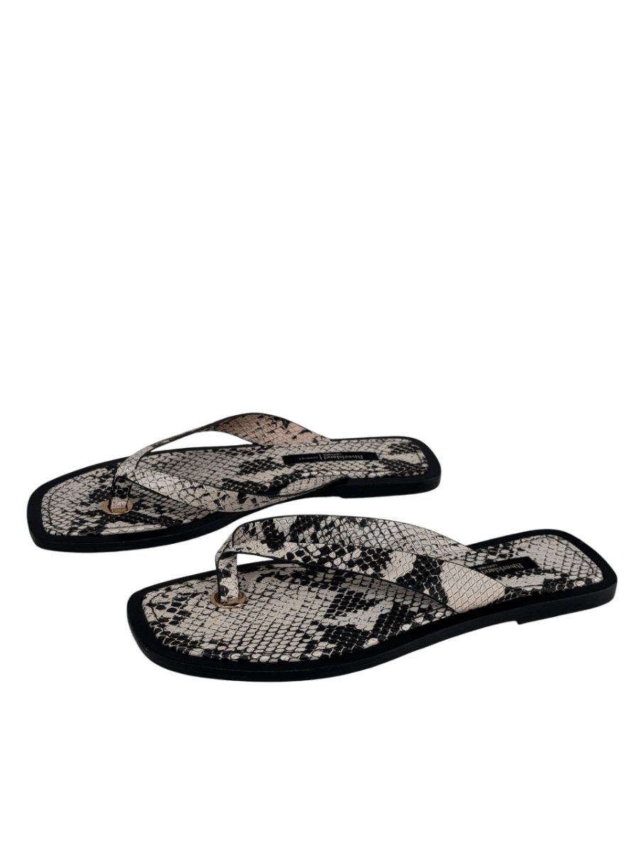 River Island Beige Toe Thong Flat Sandals UK 6 EU 39 👠 - Reliked