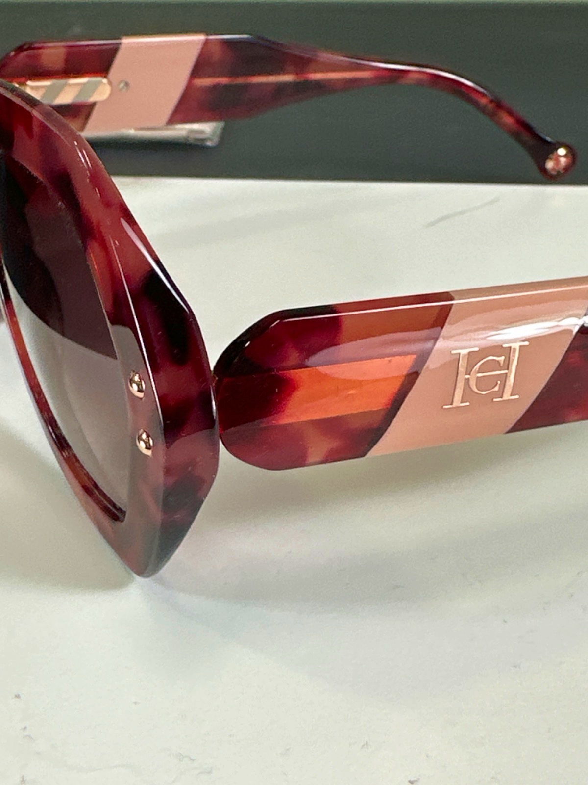 Carolina Herrera Cherry Brown Logo Arm Tortoiseshell Sunglasses