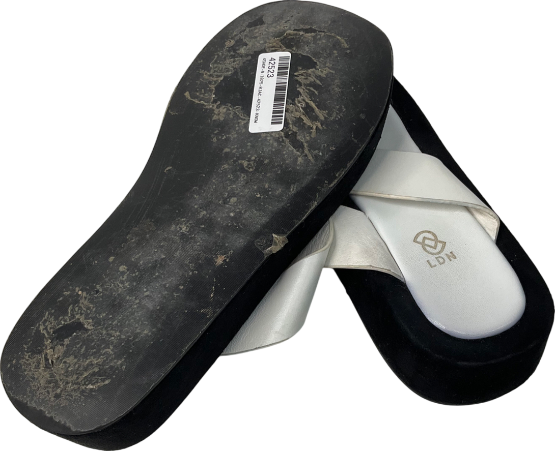 DUCIE London  White  Leather Flip Flops UK 5 EU 38 👠