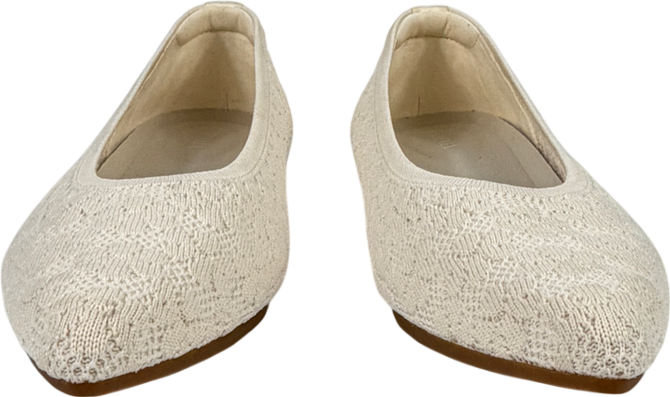 Vivaia Cream Pointed-toe Ballet Flats UK 7.5 EU 40.5