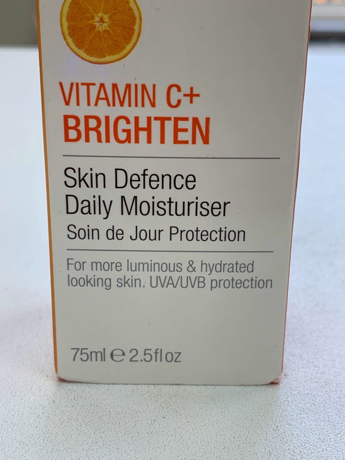 Super Facialist White Vitamin C+ Brighten Skin Defence Daily Moisturiser 75ml