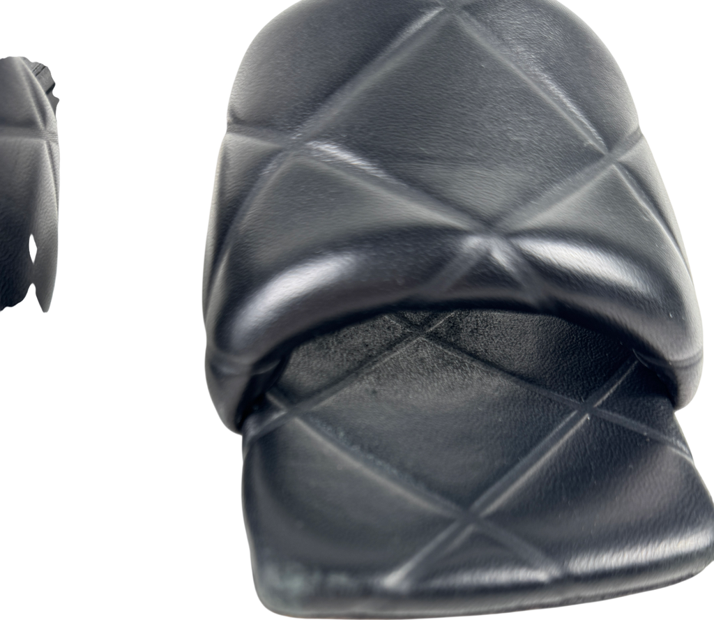 BOTTEGA VENETA Black Leather Woven Lido Flat Sandals UK 7 EU 40 👠