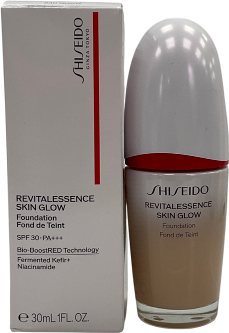 Shiseido Revitalessence Glow Foundation 240 Quartz 30ml