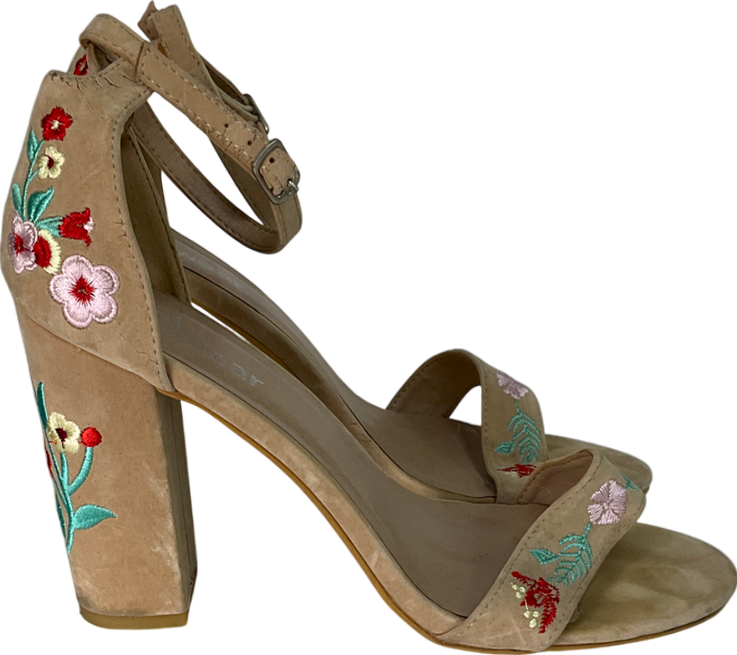 Koi Footwear Beige Floral Embroidered Block Heel UK 7 EU 40 👠