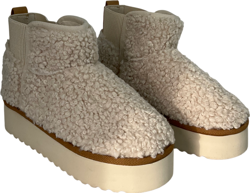 River Island White Cream Borg Lining Boots UK 4 EU 37 👠