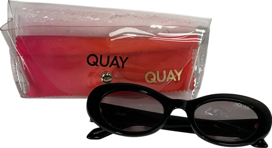 QUAY Show Up Round Sunglasses In Case