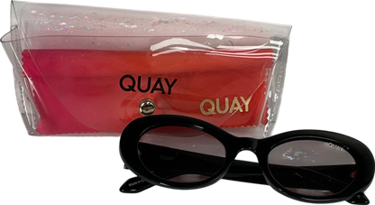 QUAY Show Up Round Sunglasses In Case