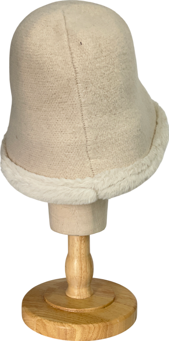 ZARA White Faux Shearling Bucket Hat One Size