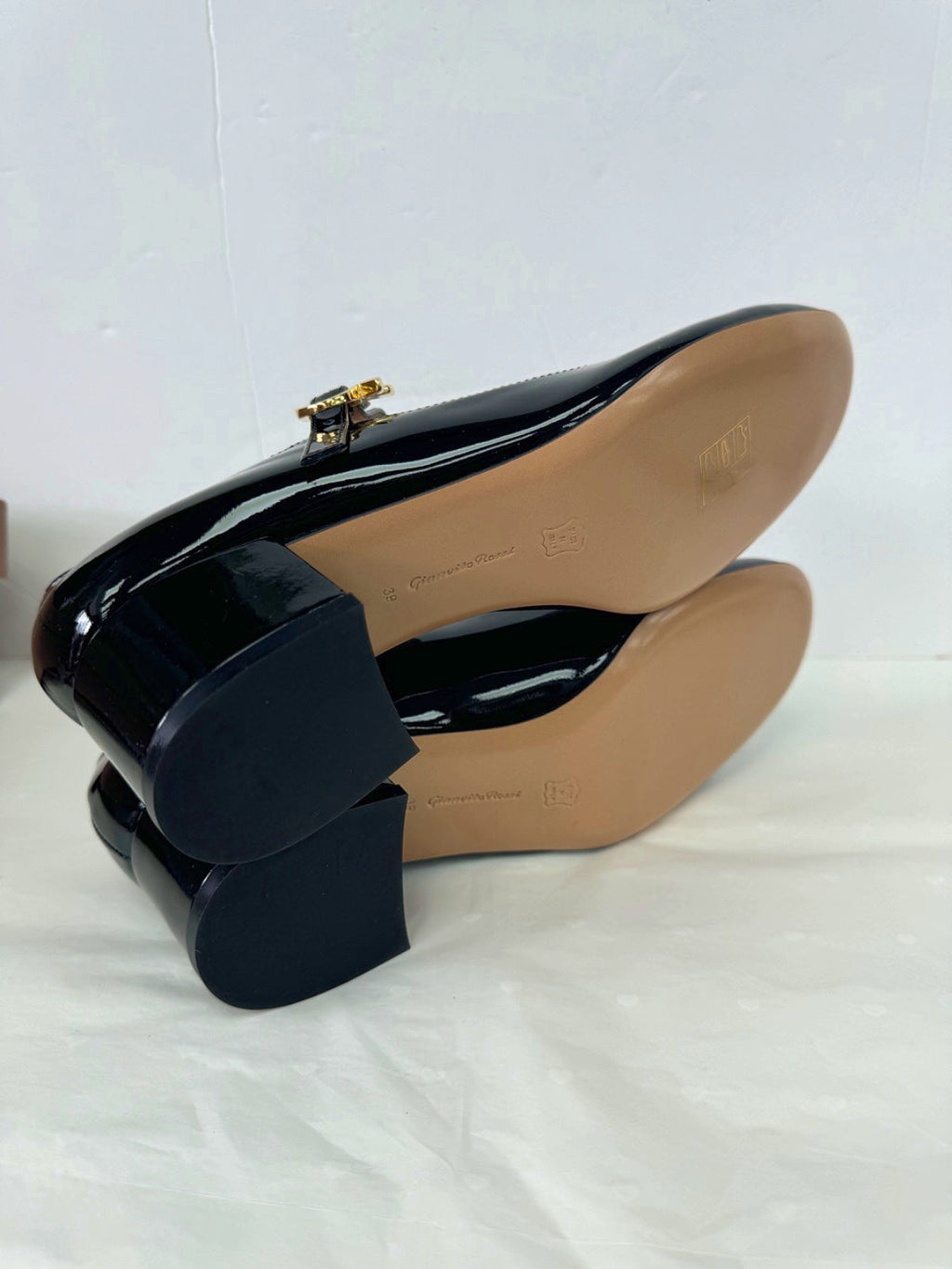 Gianvito Rossi Black Ribbon Patent Leather Mary Jane Court Shoes EU 39 UK 6