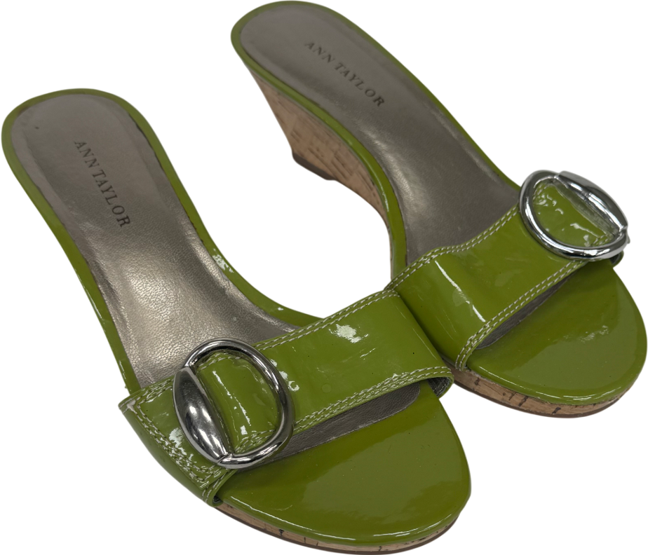 Ann Taylor Green Patent Leather Buckle Wedges UK 6 EU 39 👠