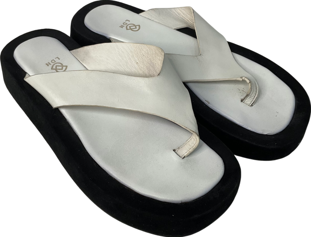 DUCIE London  White  Leather Flip Flops UK 5 EU 38 👠