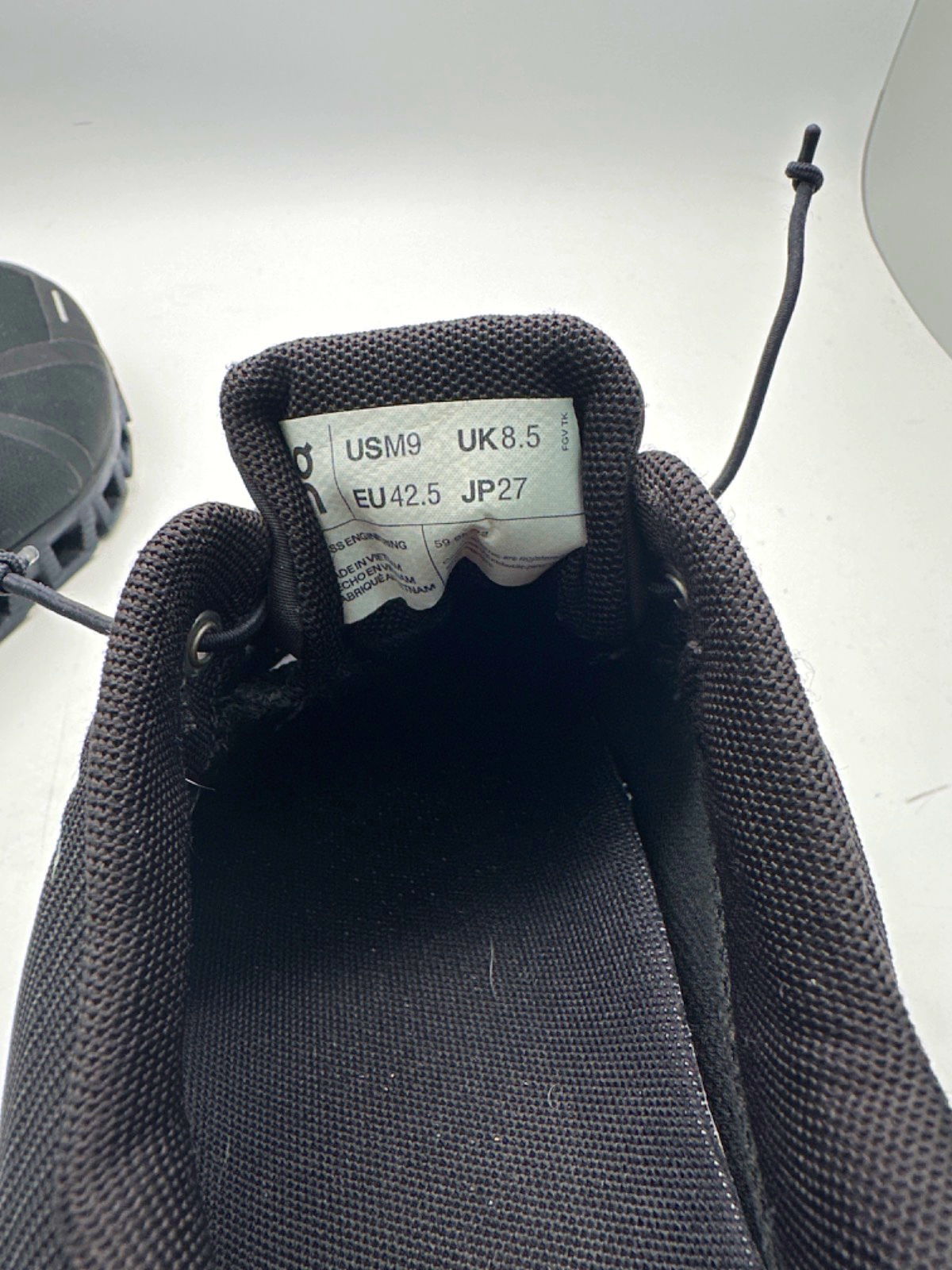 On Running Black Cloud Waterproof Trainers UK 8.5