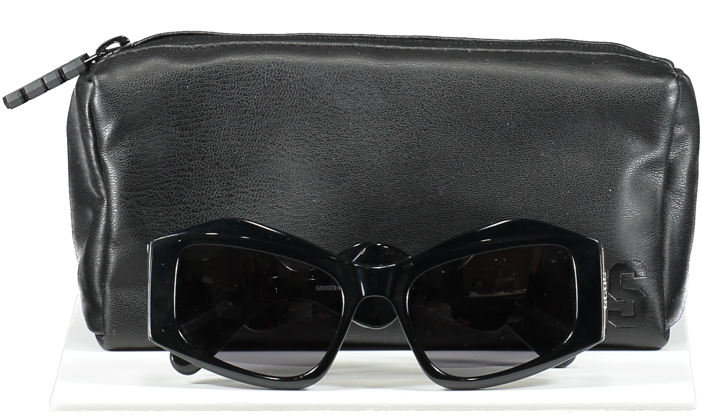 GCDS Black Gd023 Geometric Scalloped arm Sunglasses In Case