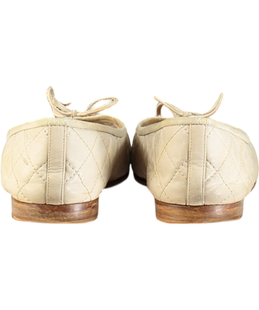 Chanel Beige / Tan Quilted CC Logo Ballet Flats UK 5 EU 38 👠