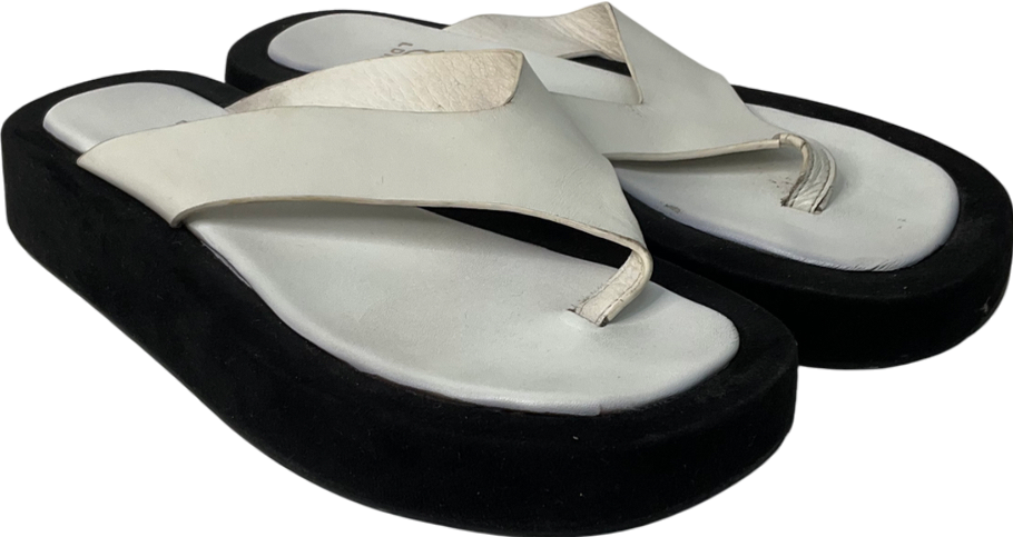 DUCIE London  White  Leather Flip Flops UK 5 EU 38 👠