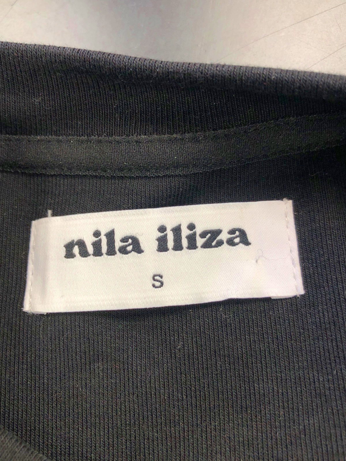 Nila Iliza Black Cropped Tee S
