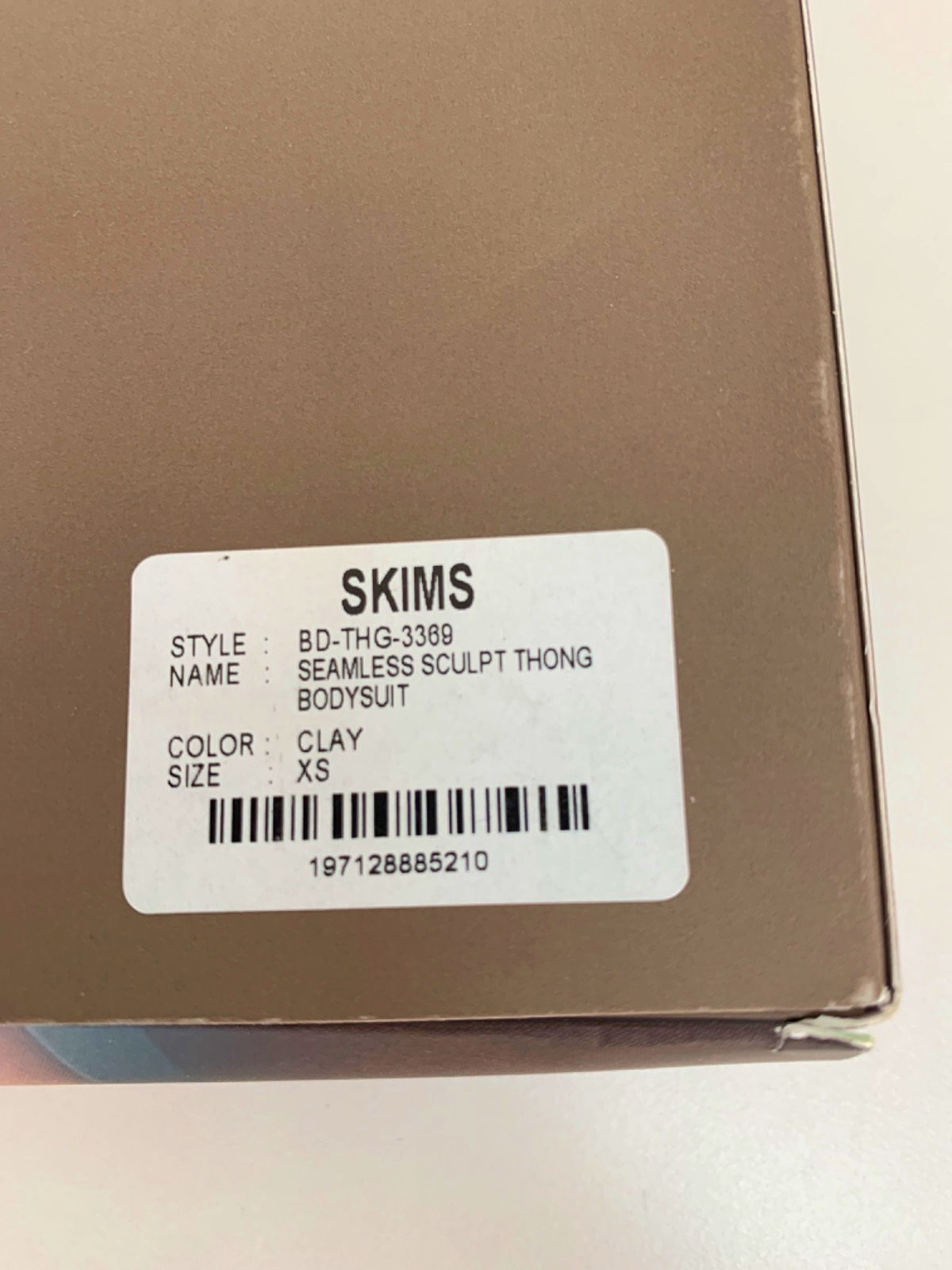 SKIMS Clay Seamless Sculpt Strapless Thong Bodysuit UK XS