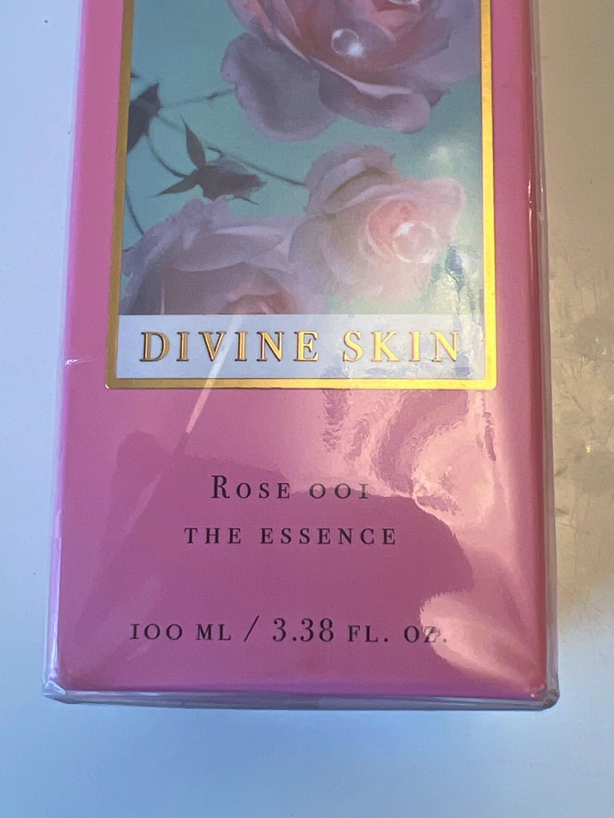 Pat McGrath Labs Divine Skin The Essence Rose 001 100 ml